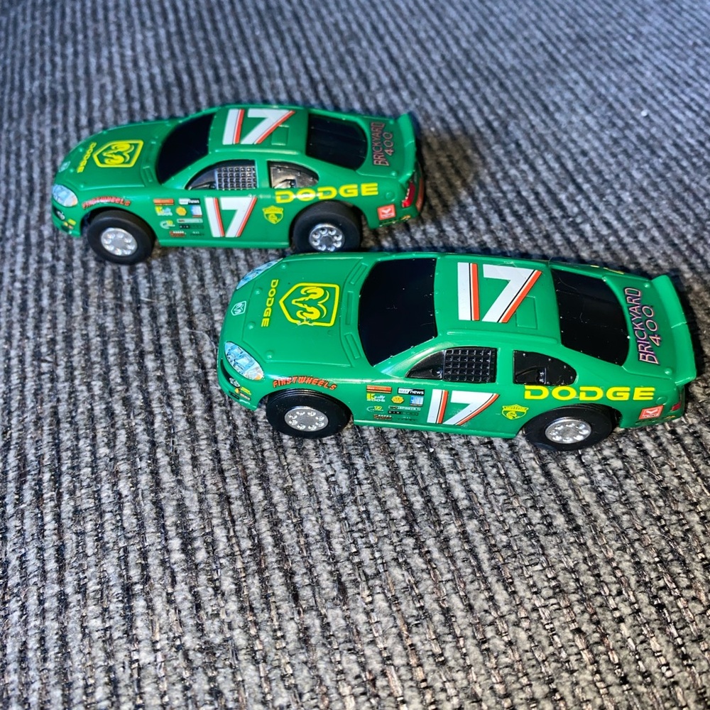 2 Green Dodge NASCAR Dodge Intrepid (both) #17 (both tested and works great!)